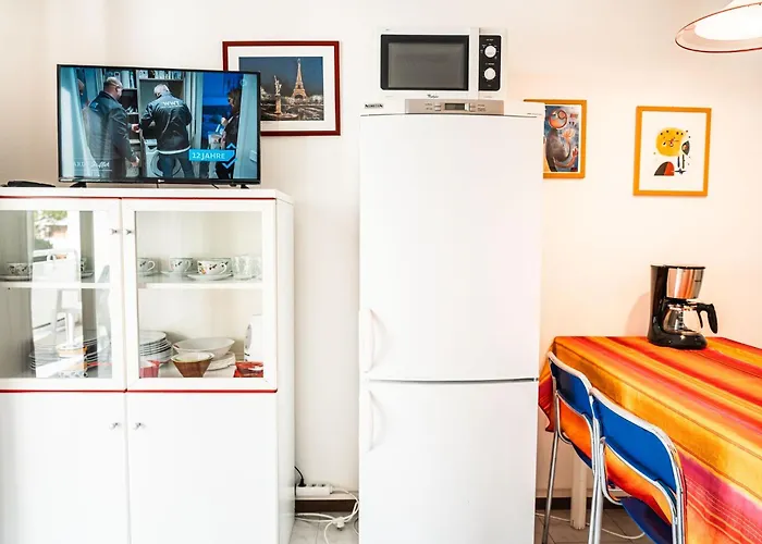 Comfy By The Sea In Apartment *